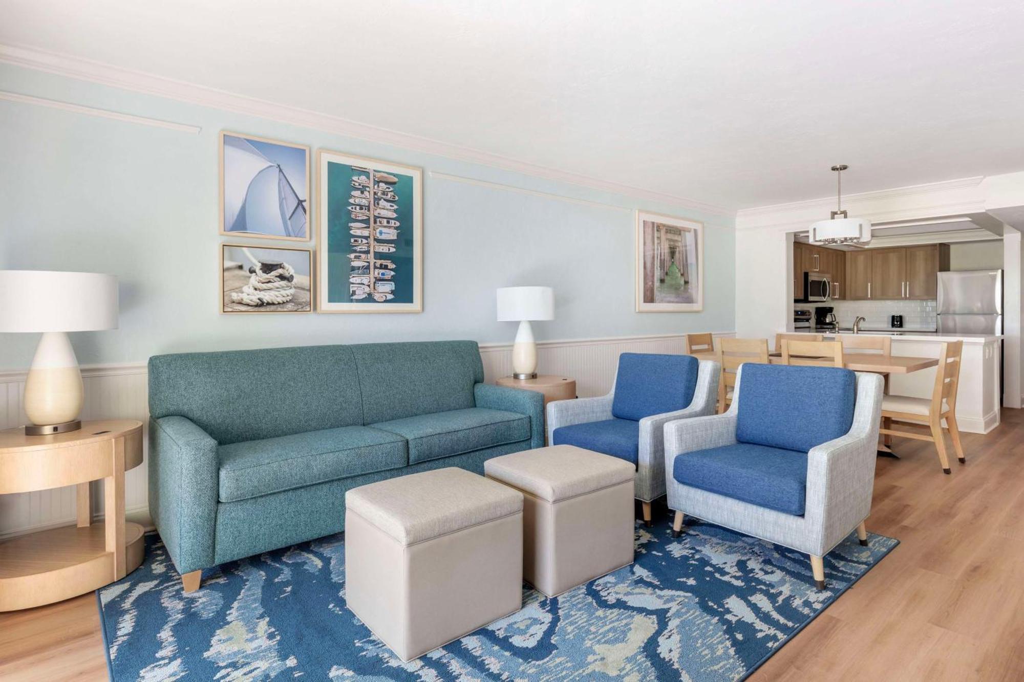 Отель Hilton Vacation Club Charter Club Naples Bay Экстерьер фото