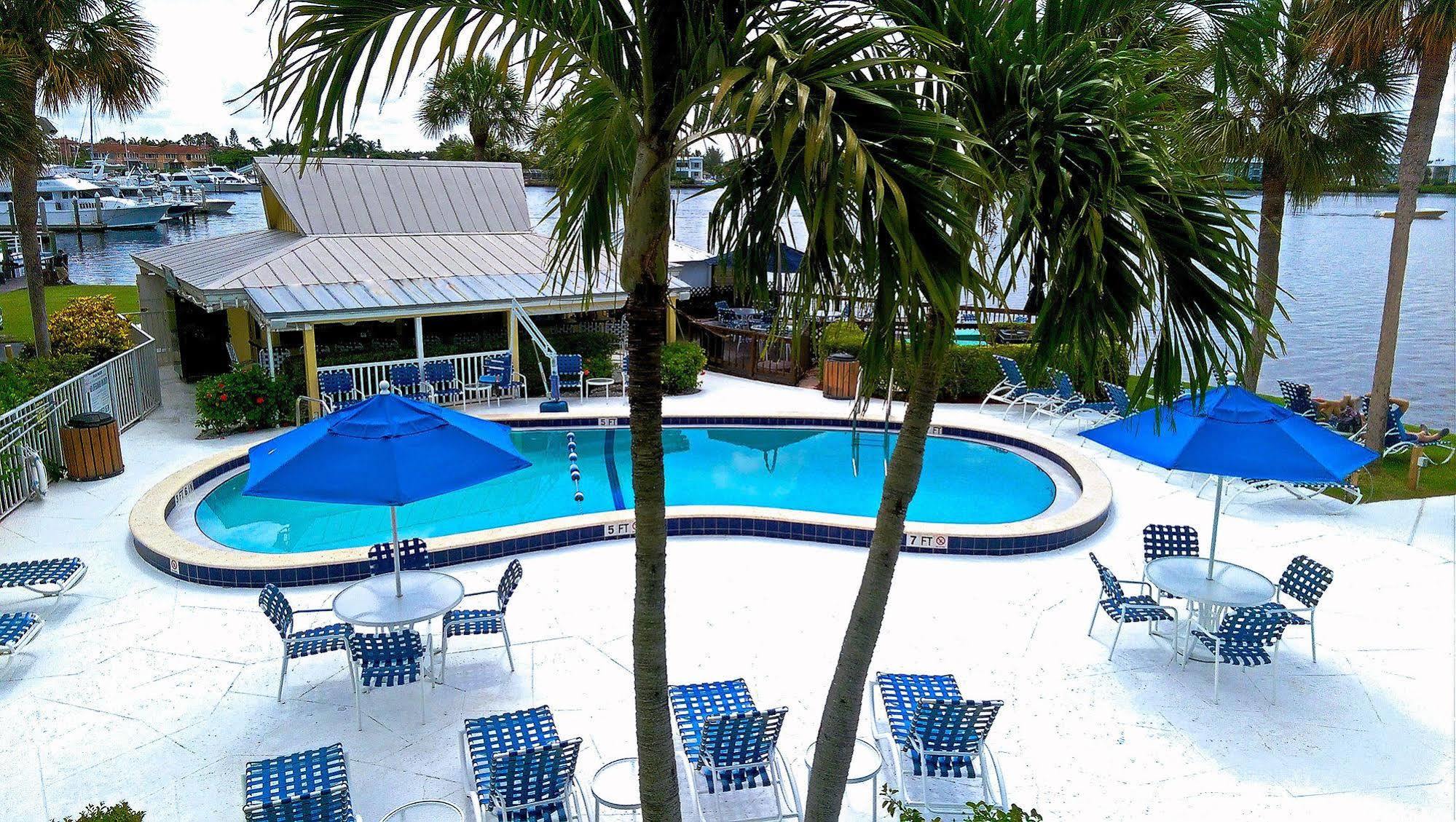 Отель Hilton Vacation Club Charter Club Naples Bay Экстерьер фото